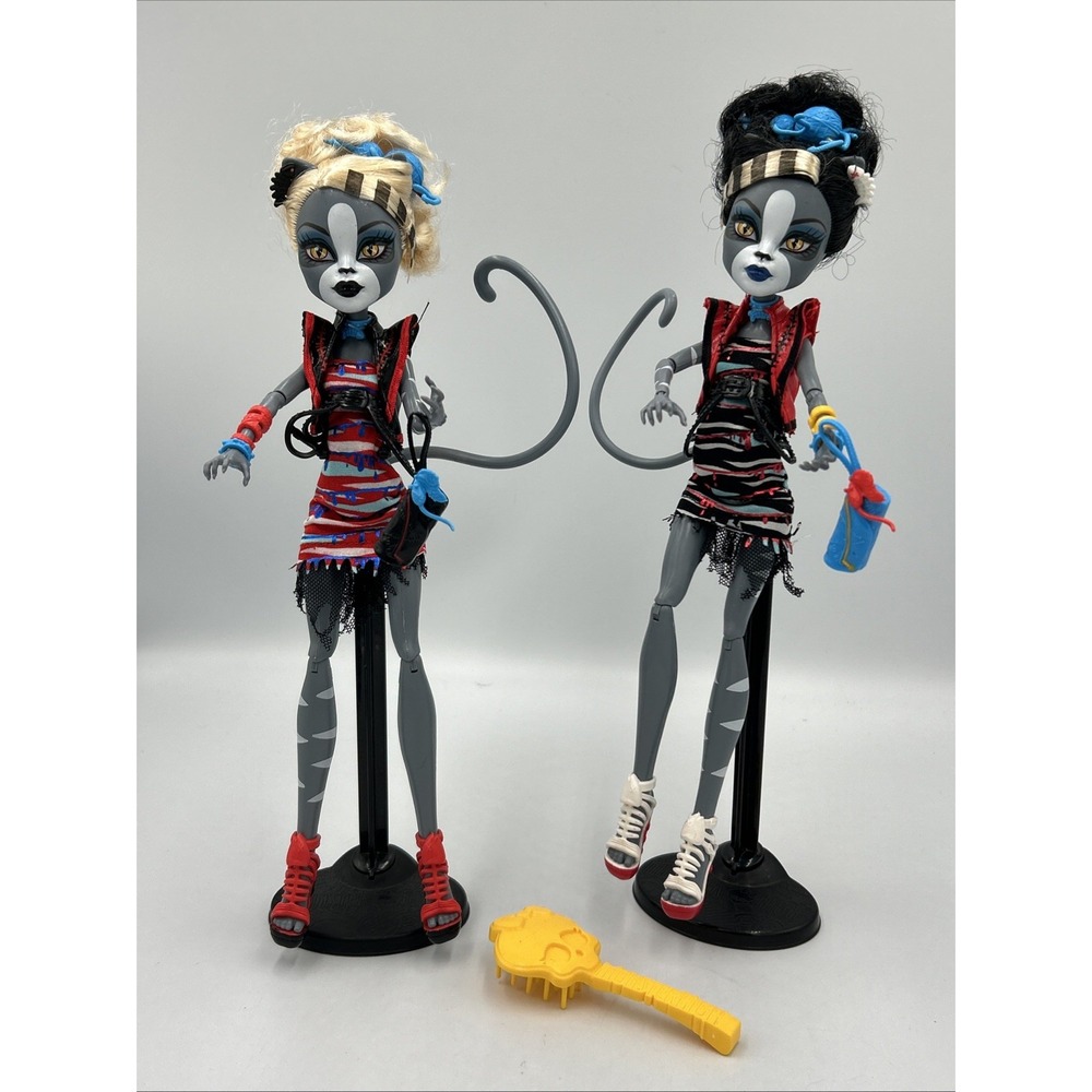 Monster High Zombie Shake Meowlody & Purrsephone Doll Twins Shoes & Accessories